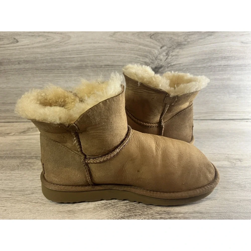 Ugg‎ Mini Bailey Button II 1016422 Women Boots Size 7 Chestnut Shoes READ